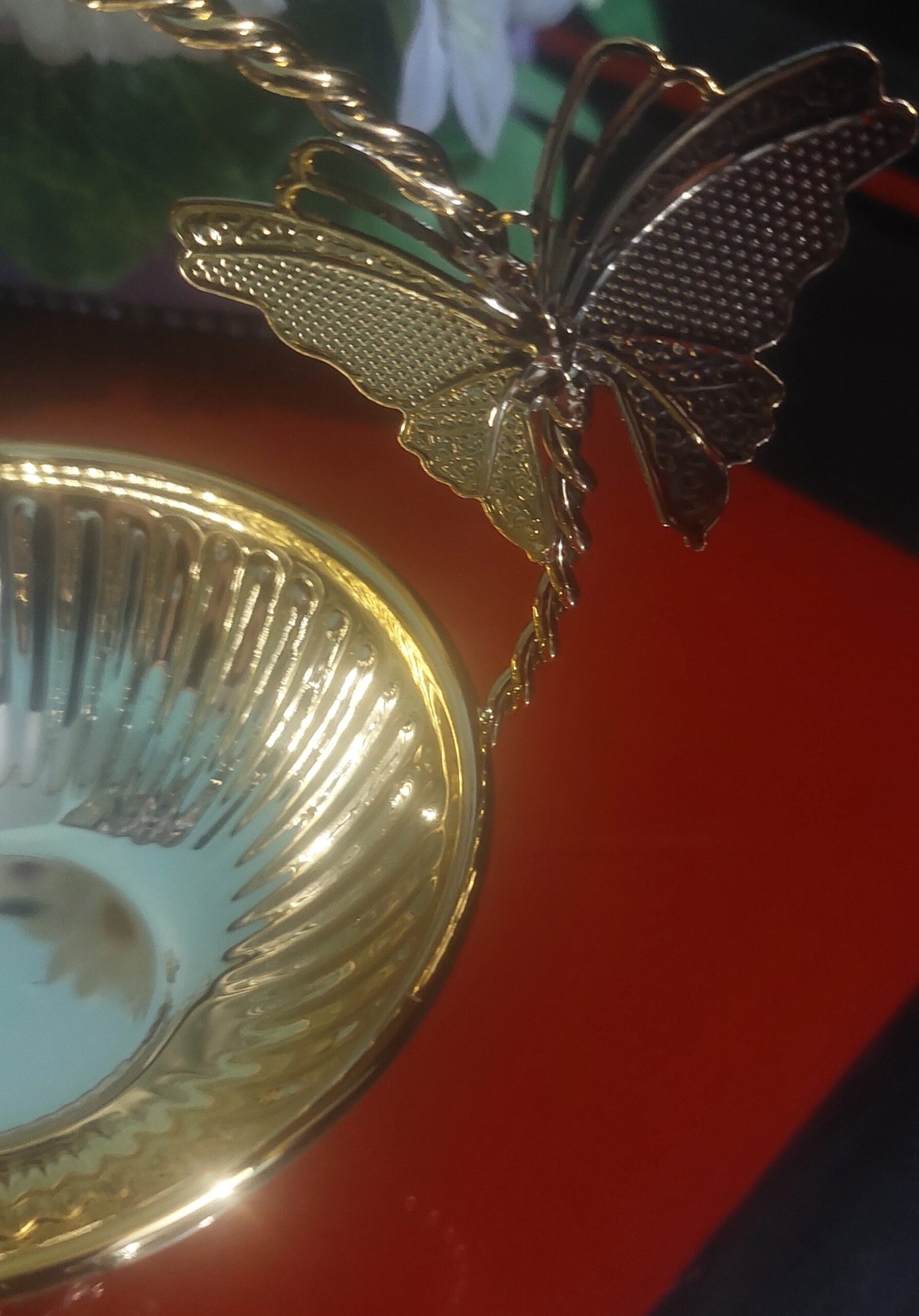 Golden Iron Mini Serving Basket - Image 2